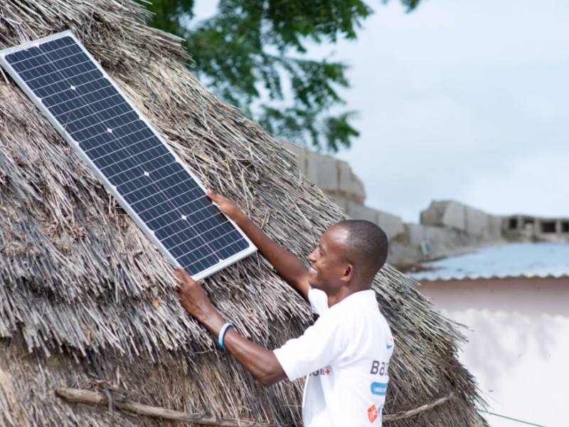 Unravelling Solar Energy: Nigerian Off Grid VS Grid-Tied Solar Systems